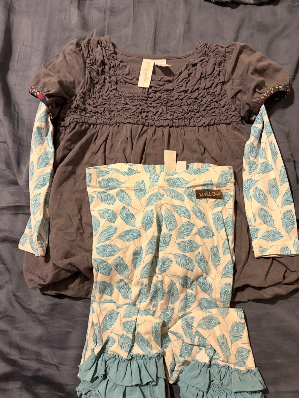 Matilda Jane Gray Ruched Top with Teal Feather-Print Leggings